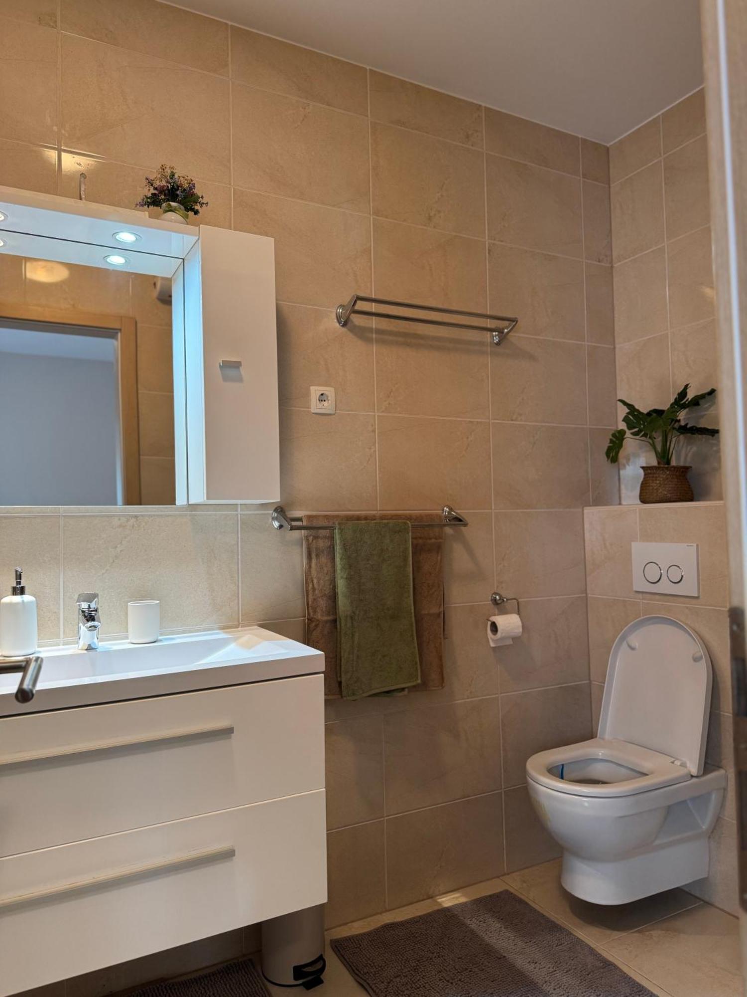Apartment Tri Sunca 巴什卡沃达 外观 照片