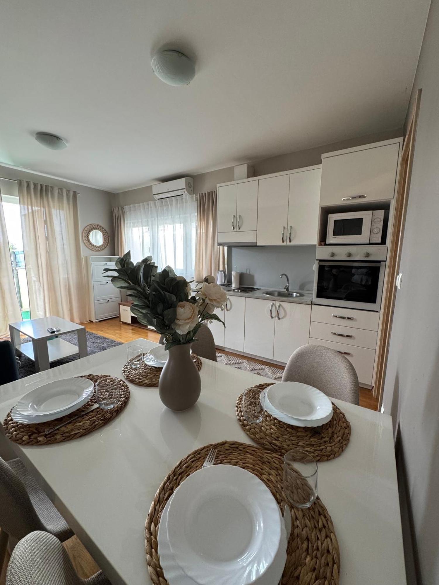 Apartment Tri Sunca 巴什卡沃达 外观 照片